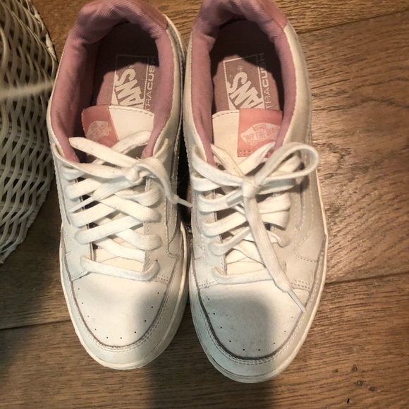 Vans - Picture 2 of 3